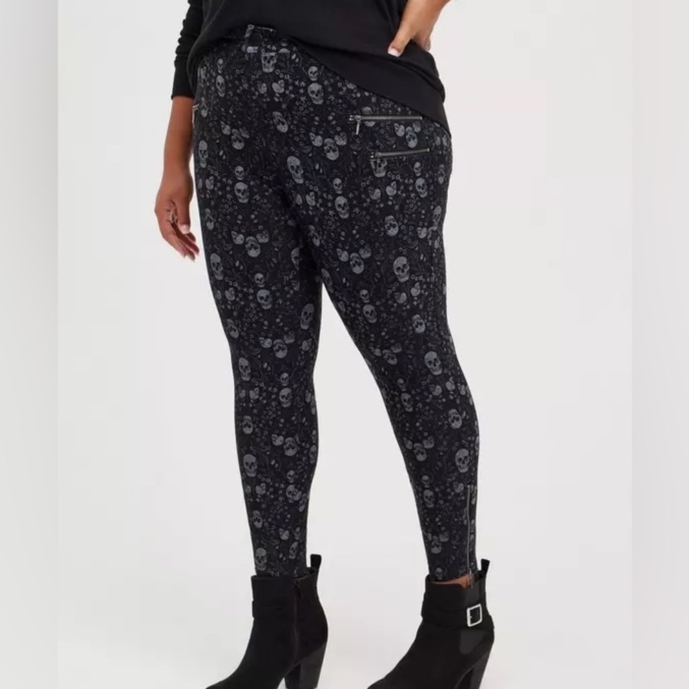 Torrid Skinny Studio Luxe Ponte Mid-Rise Zipper Pant